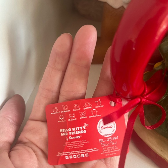 Hello Kitty Christmas 🎄 Ceramic Teapot. - Picture 3 of 3